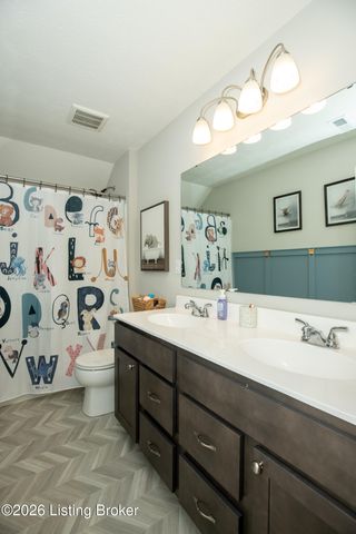 1917 Poloview Pl, Louisville, KY 40245