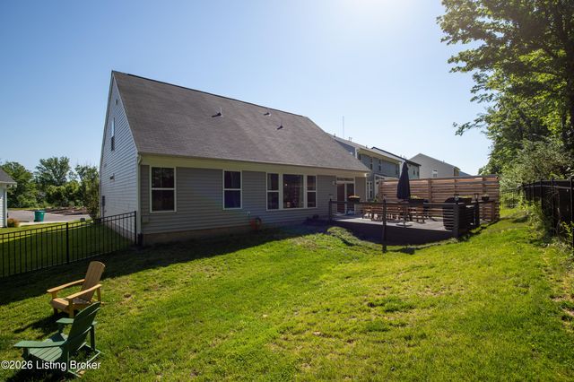 1917 Poloview Pl, Louisville, KY 40245