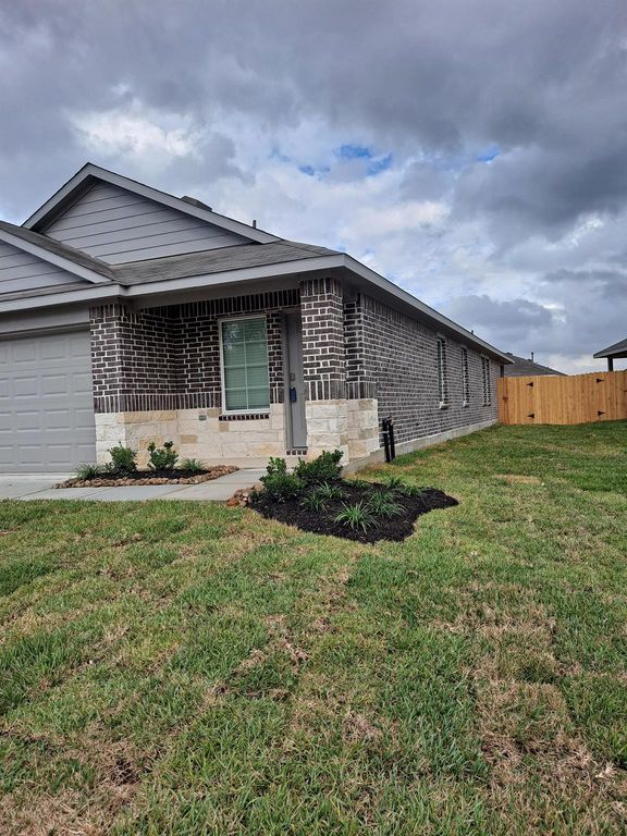 24058 Kentwood Springs Drive, Spring, TX 77373