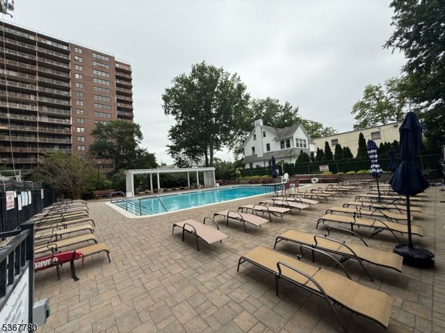 285 Aycrigg Ave 20C, Passaic City, NJ 07055