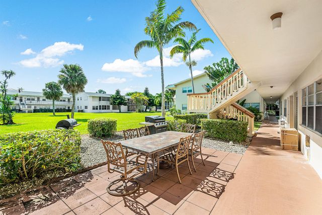 116 Salisbury E, West Palm Beach, FL 33417