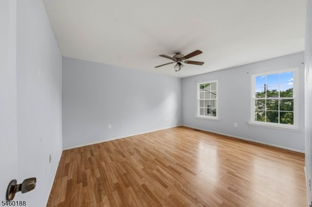 35 Byrnes Ln, Sayreville Boro, NJ 08872