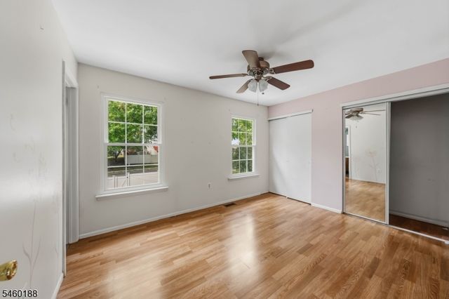 35 Byrnes Ln, Sayreville Boro, NJ 08872