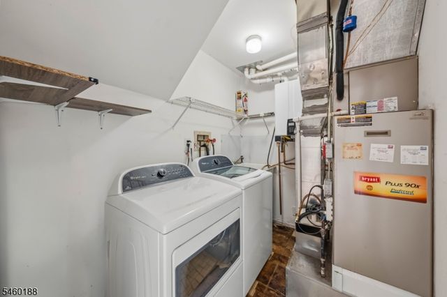 35 Byrnes Ln, Sayreville Boro, NJ 08872