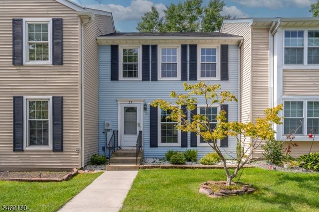 35 Byrnes Ln, Sayreville Boro, NJ 08872