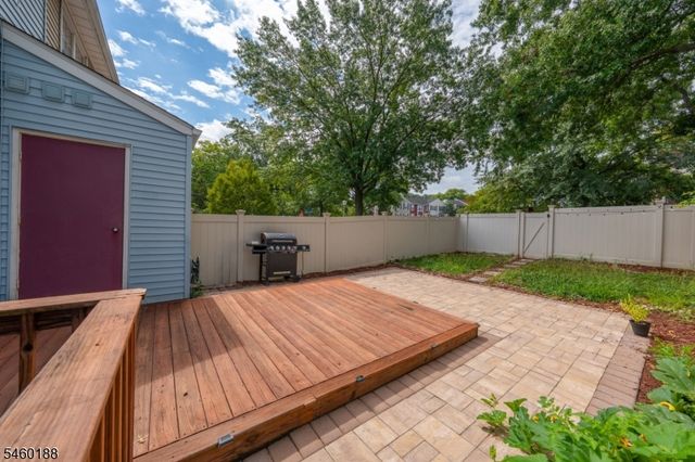 35 Byrnes Ln, Sayreville Boro, NJ 08872