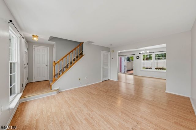 35 Byrnes Ln, Sayreville Boro, NJ 08872