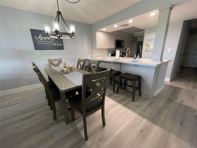 545 SE 12th St 403, Dania Beach, FL 33004