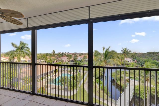 545 SE 12th St 403, Dania Beach, FL 33004