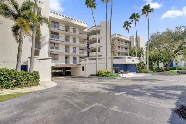 545 SE 12th St 403, Dania Beach, FL 33004