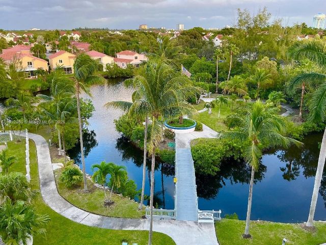 545 SE 12th St 403, Dania Beach, FL 33004