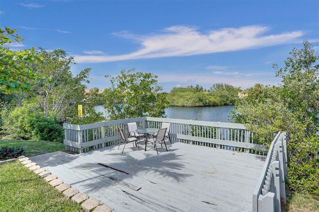 545 SE 12th St 403, Dania Beach, FL 33004