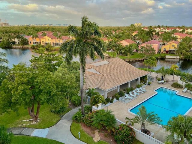 545 SE 12th St 403, Dania Beach, FL 33004