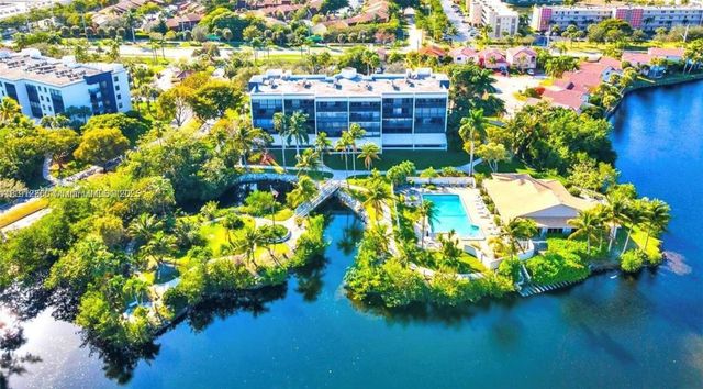 545 SE 12th St 403, Dania Beach, FL 33004