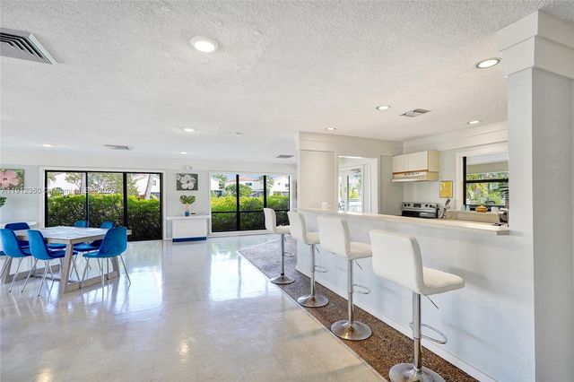 545 SE 12th St 403, Dania Beach, FL 33004