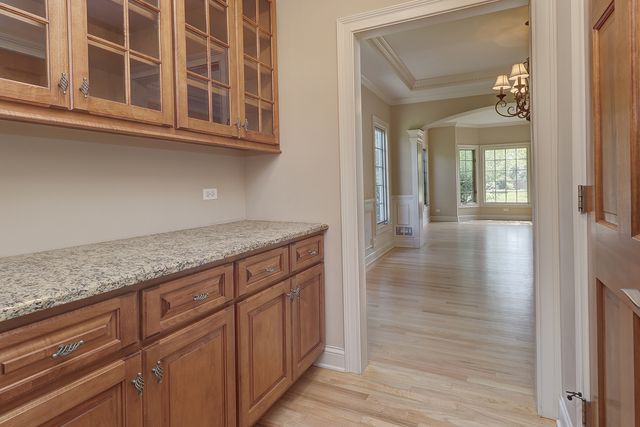26025 Whispering Woods Circle, Plainfield, IL 60585