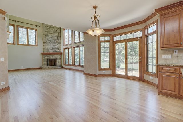 26025 Whispering Woods Circle, Plainfield, IL 60585