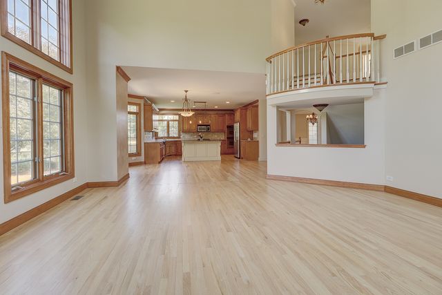 26025 Whispering Woods Circle, Plainfield, IL 60585