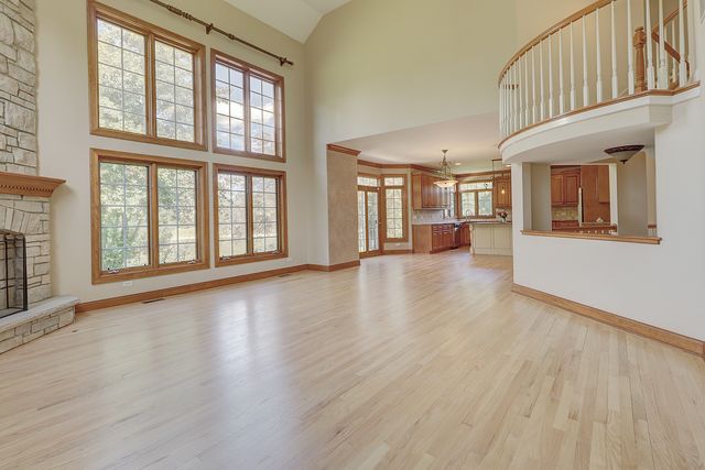 26025 Whispering Woods Circle, Plainfield, IL 60585