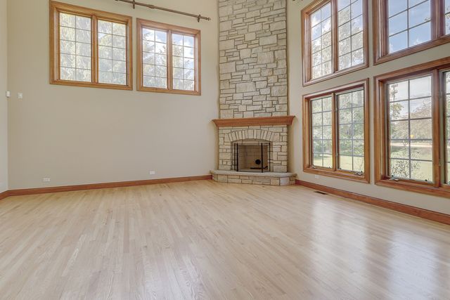 26025 Whispering Woods Circle, Plainfield, IL 60585