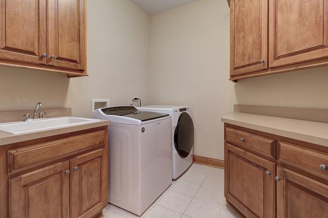 26025 Whispering Woods Circle, Plainfield, IL 60585