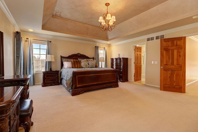 26025 Whispering Woods Circle, Plainfield, IL 60585