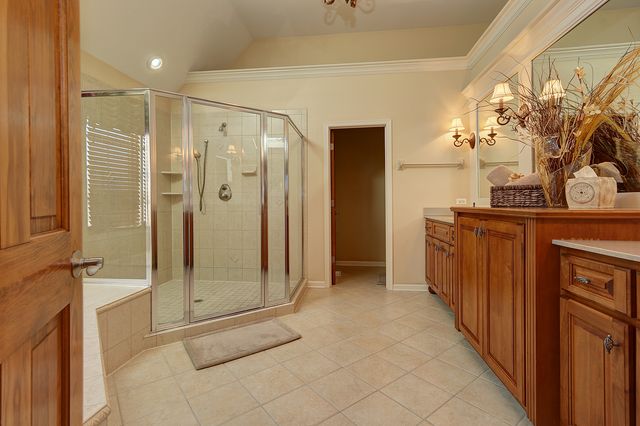 26025 Whispering Woods Circle, Plainfield, IL 60585