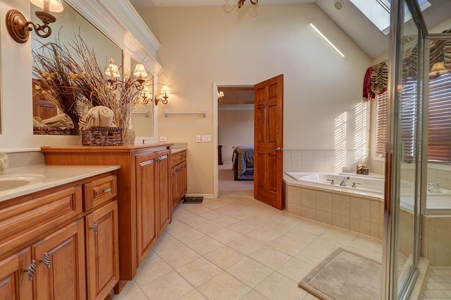 26025 Whispering Woods Circle, Plainfield, IL 60585