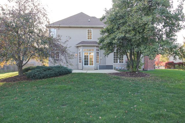 26025 Whispering Woods Circle, Plainfield, IL 60585