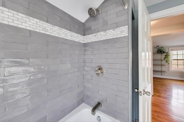 7805 W Farragut Avenue, Chicago, IL 60656