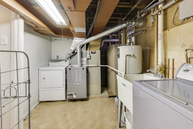 7805 W Farragut Avenue, Chicago, IL 60656