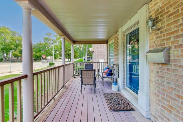 7805 W Farragut Avenue, Chicago, IL 60656