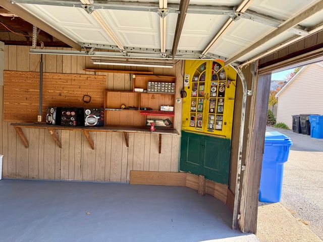 7805 W Farragut Avenue, Chicago, IL 60656