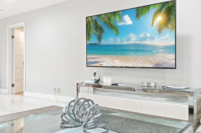 4710 NE 27TH Avenue, Fort Lauderdale, FL 33308