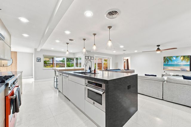 4710 NE 27TH Avenue, Fort Lauderdale, FL 33308