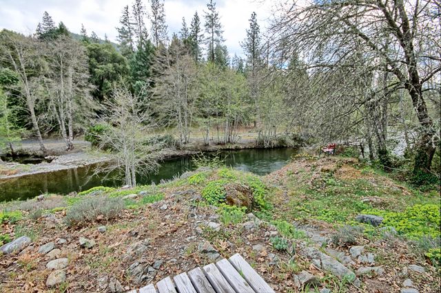 7255 Upper Applegate Road, Jacksonville, OR 97530