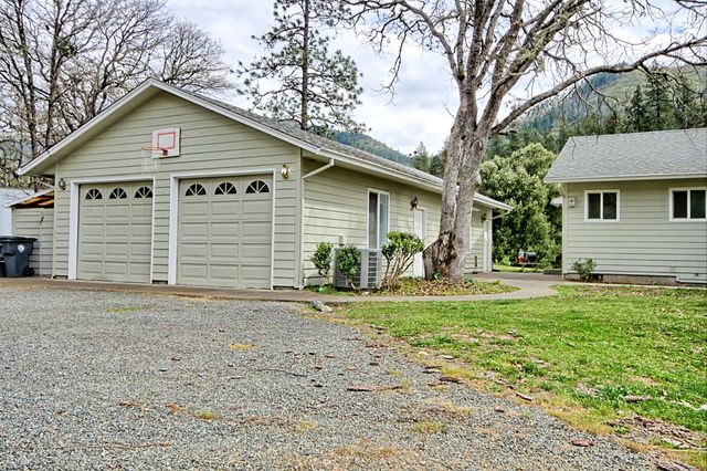 7255 Upper Applegate Road, Jacksonville, OR 97530