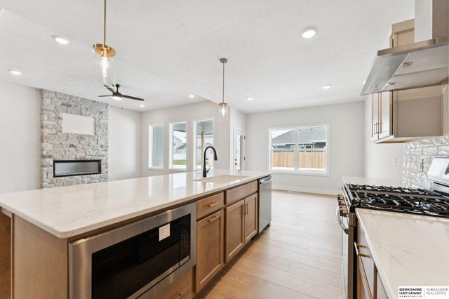 6326 N 207 Street, Elkhorn, NE 68022