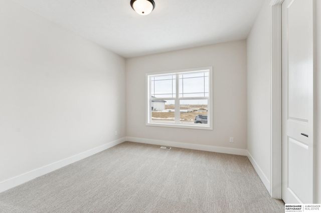 6326 N 207 Street, Elkhorn, NE 68022