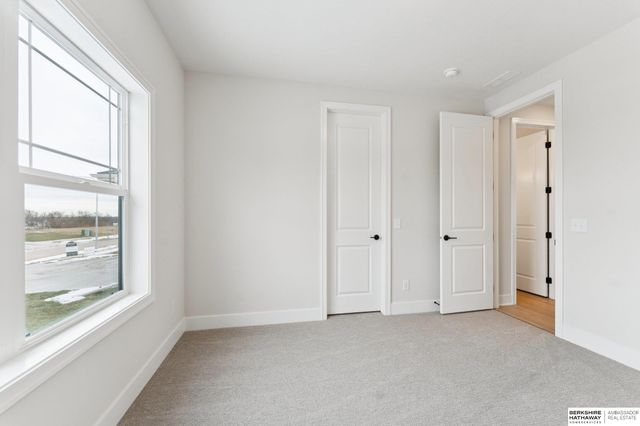 6326 N 207 Street, Elkhorn, NE 68022