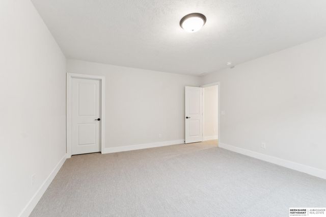 6326 N 207 Street, Elkhorn, NE 68022