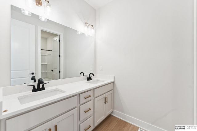 6326 N 207 Street, Elkhorn, NE 68022