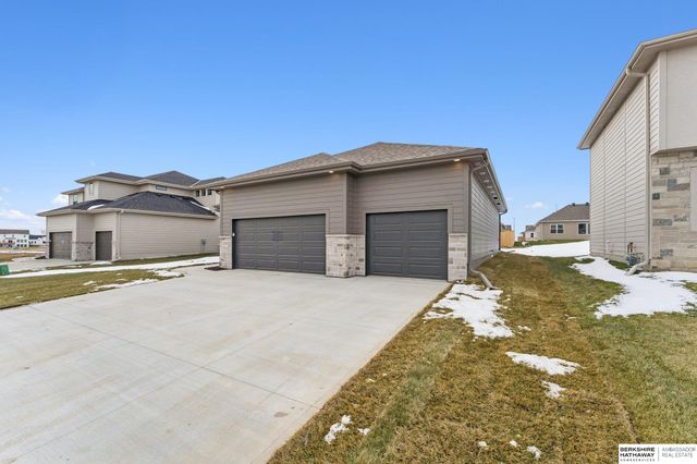 6326 N 207 Street, Elkhorn, NE 68022