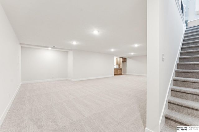 6326 N 207 Street, Elkhorn, NE 68022