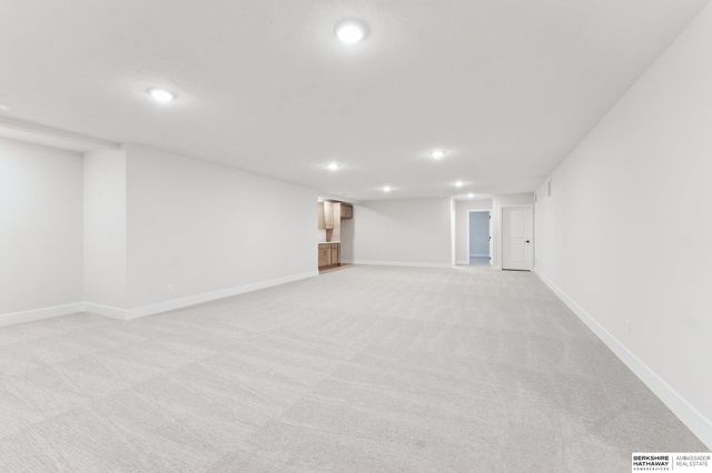 6326 N 207 Street, Elkhorn, NE 68022