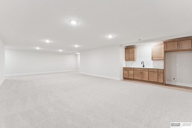 6326 N 207 Street, Elkhorn, NE 68022