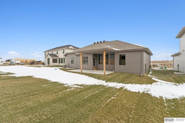 6326 N 207 Street, Elkhorn, NE 68022