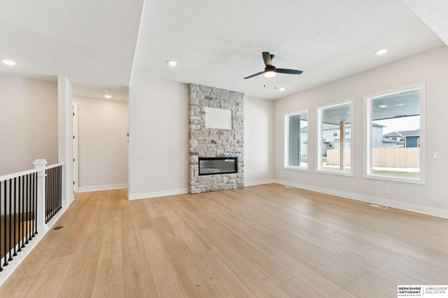 6326 N 207 Street, Elkhorn, NE 68022