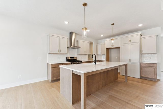 6326 N 207 Street, Elkhorn, NE 68022