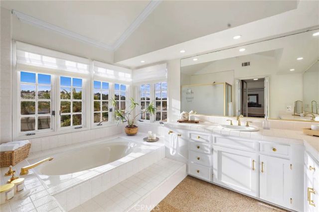 22671 Puntal Lana, Mission Viejo, CA 92692